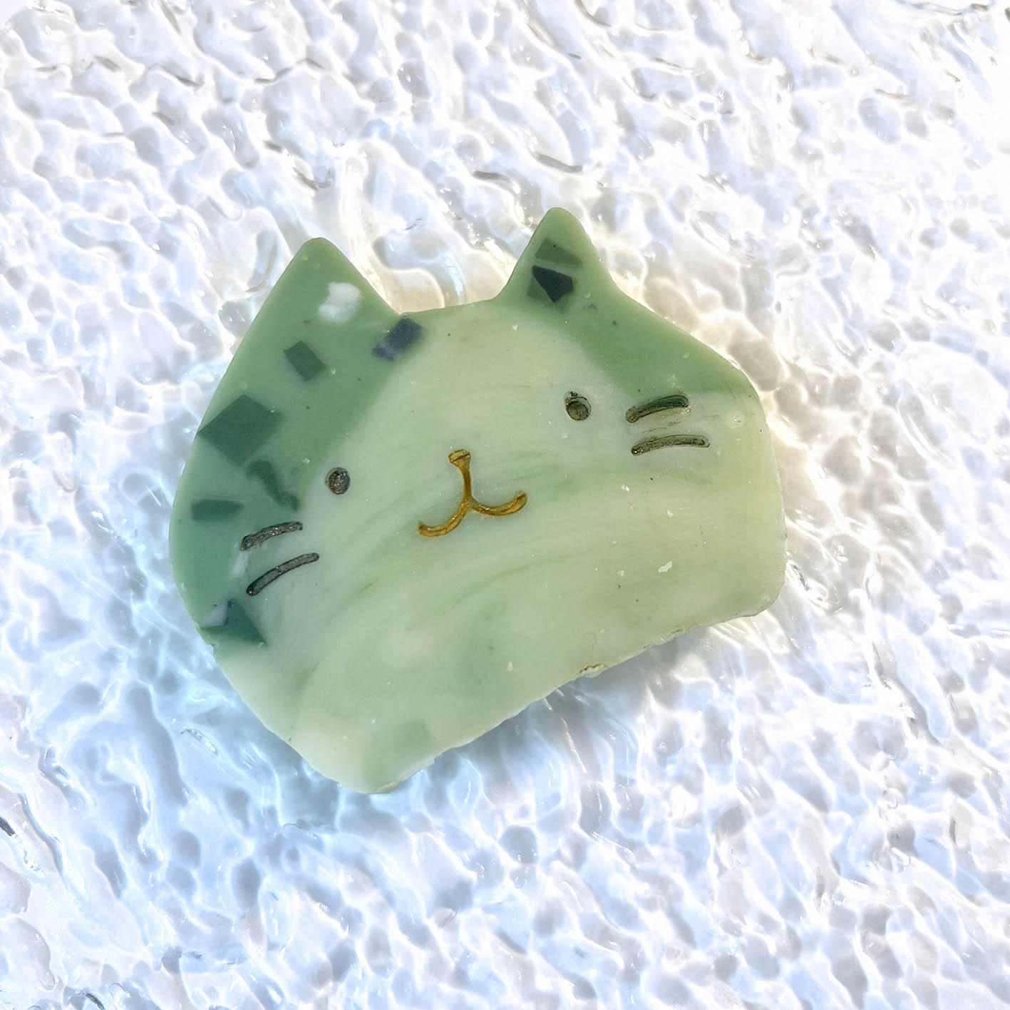 淡抹茶皂